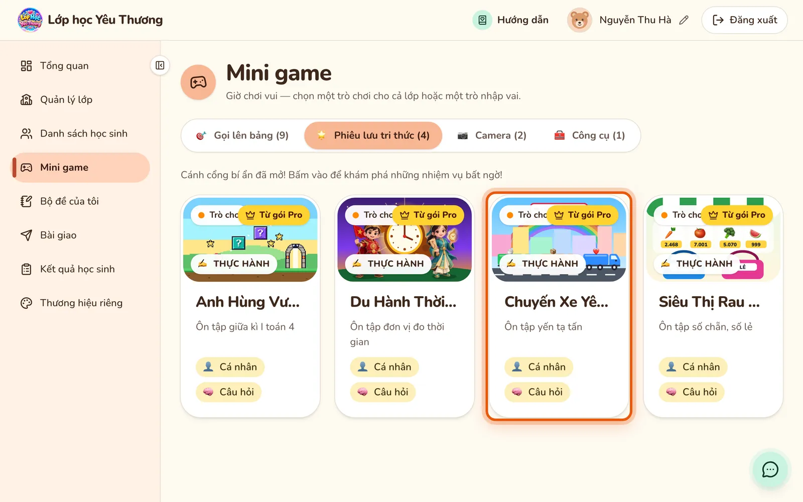 Trang Mini game, nhóm Phiêu lưu tri thức có bốn card: Anh Hùng Vượt Ải, Du Hành Thời Gian, Chuyến Xe Yêu Thương và Siêu Thị Rau Củ 4.0. Card Chuyến Xe Yêu Thương được khoanh.